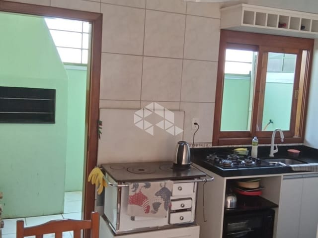 Casa 2 quartos e 1 banheiro, à venda, no bairro São Luiz em Caxias do Sul