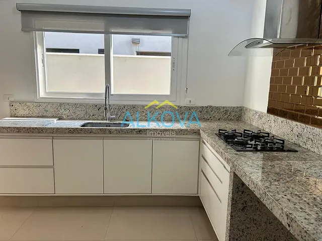 Casa com 450m² 3 quartos e 5 banheiros, à venda, no bairro Jardim do Golfe em São José dos Campos