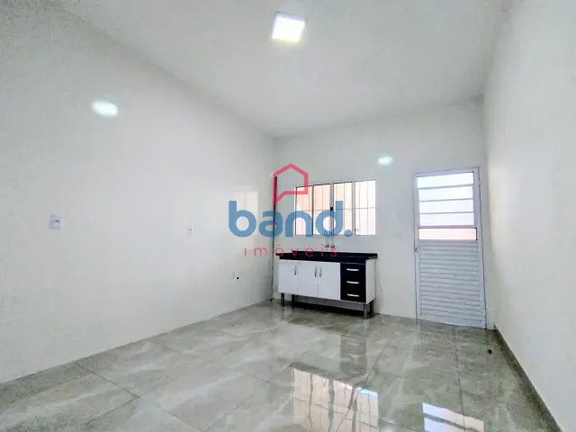 Casa 3 quartos e 2 banheiros, para alugar, no bairro Portal Ville Ipê em Porto Feliz