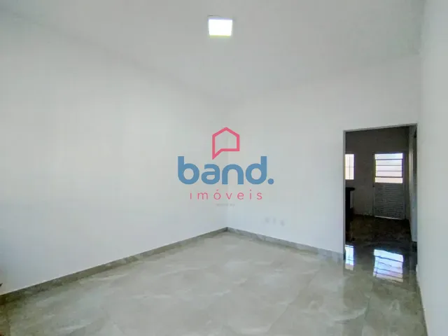 Casa 3 quartos e 2 banheiros, para alugar, no bairro Portal Ville Ipê em Porto Feliz