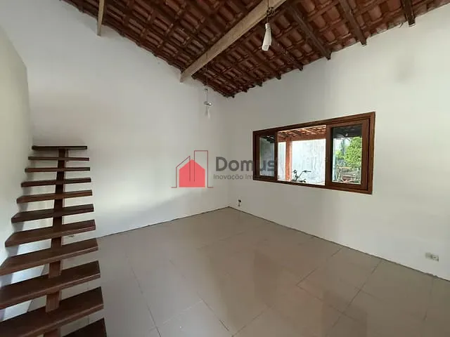Casa com 337m² 1 quarto e 1 banheiro, à venda, no bairro Vila São Benedito em Pindamonhangaba