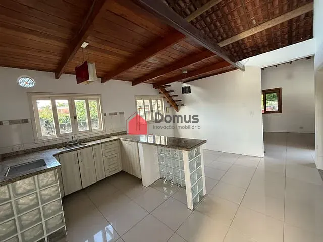 Casa com 337m² 1 quarto e 1 banheiro, à venda, no bairro Vila São Benedito em Pindamonhangaba