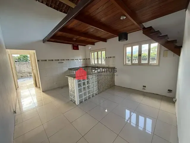 Casa com 337m² 1 quarto e 1 banheiro, à venda, no bairro Vila São Benedito em Pindamonhangaba