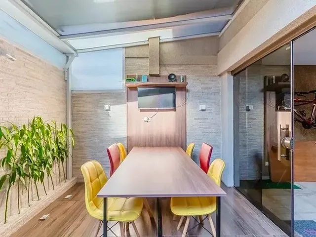 Casa com 120m² 3 quartos e 3 banheiros, à venda, no bairro Campo Comprido em Curitiba
