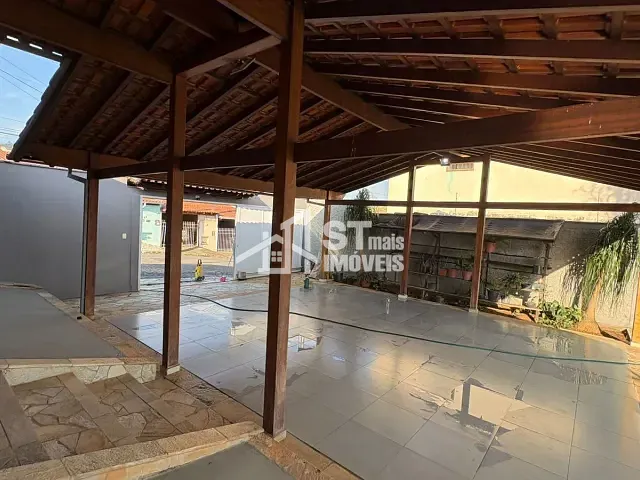 Casa com 400m² 3 quartos e 3 banheiros, para alugar, no bairro Jardim Alto da Serra em Andradas