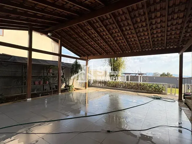 Casa com 400m² 3 quartos e 3 banheiros, para alugar, no bairro Jardim Alto da Serra em Andradas