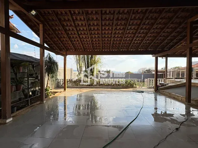 Casa com 400m² 3 quartos e 3 banheiros, para alugar, no bairro Jardim Alto da Serra em Andradas