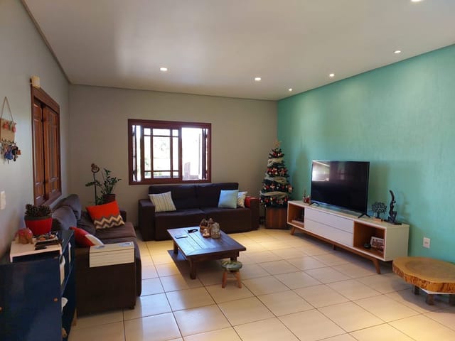 Casa com 344m² 3 quartos e 2 banheiros, à venda, no bairro Vila Nova em Porto Alegre