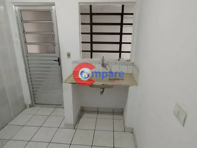 Casa com 40m² 2 quartos e 2 banheiros, para alugar, no bairro Vila Augusta em Guarulhos
