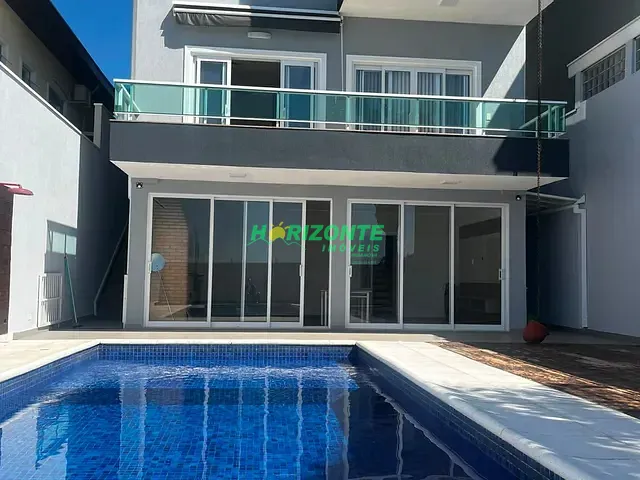 Casa com 300m² 3 quartos e 3 banheiros, à venda ou para alugar, no bairro Urbanova em São José dos Campos