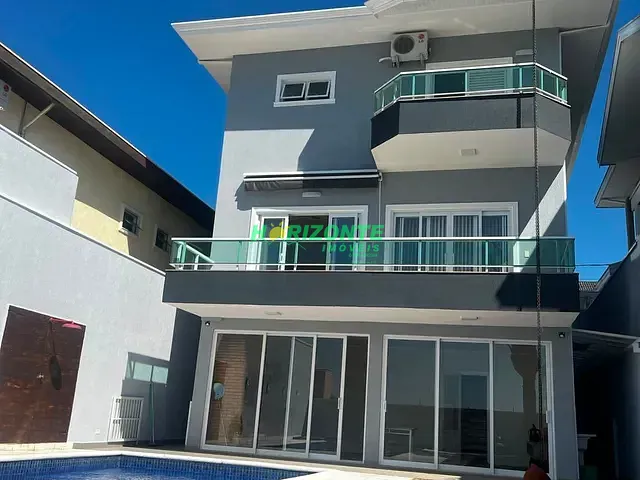 Casa com 300m² 3 quartos e 3 banheiros, à venda ou para alugar, no bairro Urbanova em São José dos Campos