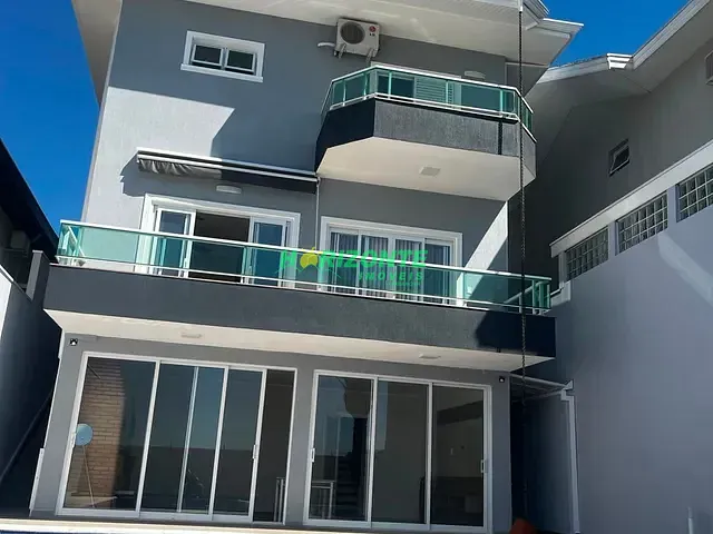 Casa com 300m² 3 quartos e 3 banheiros, à venda ou para alugar, no bairro Urbanova em São José dos Campos