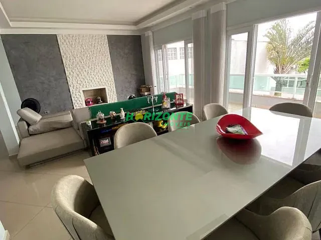 Casa com 300m² 3 quartos e 3 banheiros, à venda ou para alugar, no bairro Urbanova V em São José dos Campos