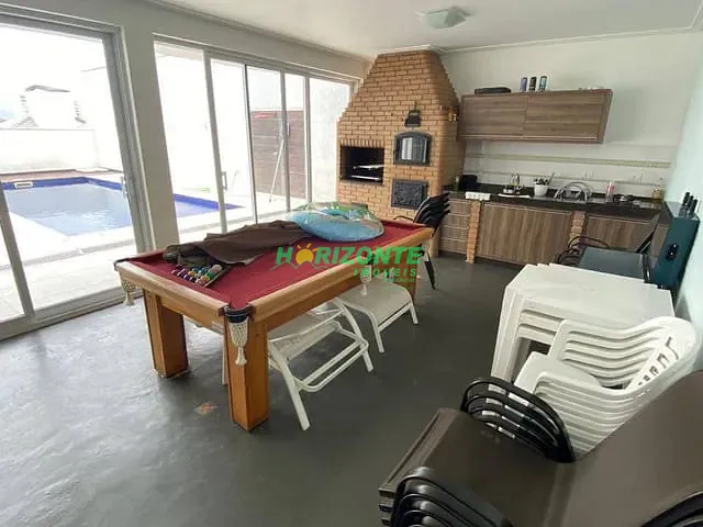 Casa com 300m² 3 quartos e 3 banheiros, à venda ou para alugar, no bairro Urbanova V em São José dos Campos
