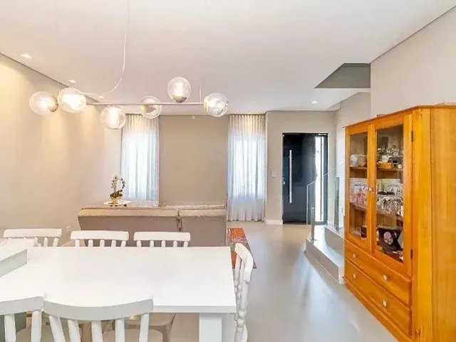 Casa com 142m² 3 quartos e 4 banheiros, à venda, no bairro Santa Felicidade em Curitiba