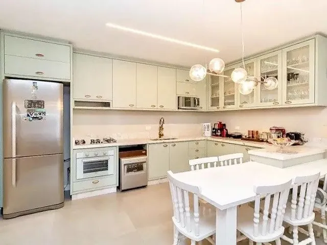 Casa com 142m² 3 quartos e 4 banheiros, à venda, no bairro Santa Felicidade em Curitiba