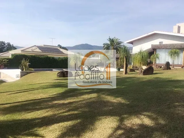 Casa com 2000m², à venda, no bairro Vila Santista em Atibaia