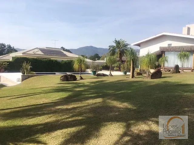 Casa com 2000m², à venda, no bairro Vila Santista em Atibaia