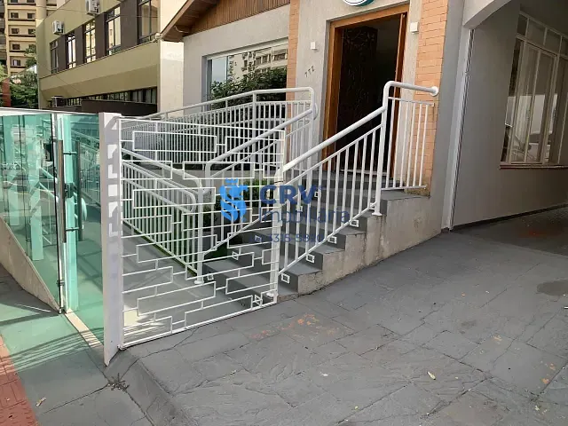 Casa com 563m², à venda, no bairro Centro em Londrina