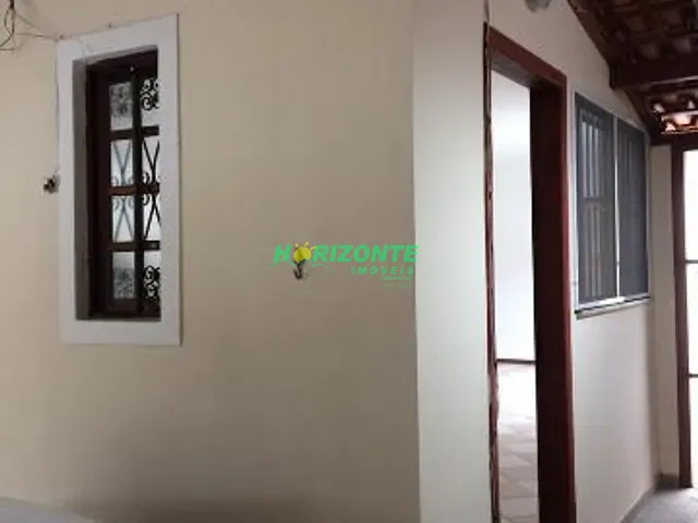 Casa 3 quartos e 3 banheiros, à venda, no bairro Jardim das Indústrias em São José dos Campos