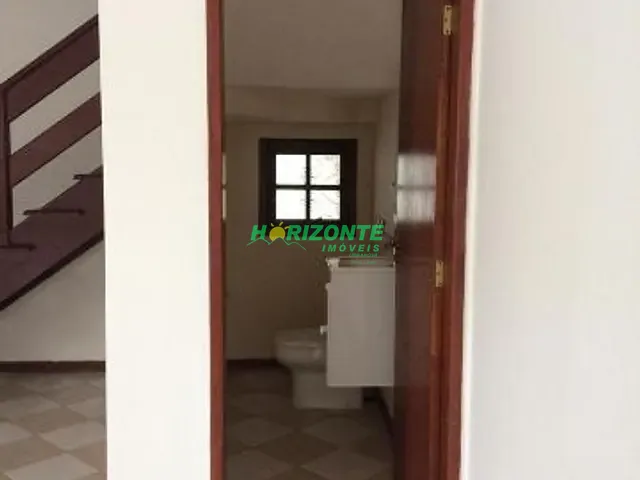 Casa 3 quartos e 3 banheiros, à venda, no bairro Jardim das Indústrias em São José dos Campos