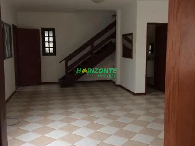 Casa 3 quartos e 3 banheiros, à venda, no bairro Jardim das Indústrias em São José dos Campos