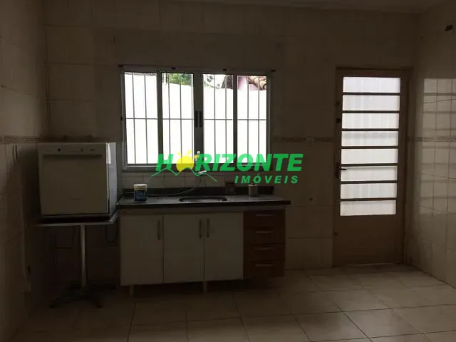 Casa 3 quartos e 3 banheiros, à venda, no bairro Jardim das Indústrias em São José dos Campos