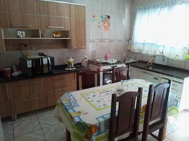 Casa com 300m² 2 quartos e 1 banheiro, à venda, no bairro Jardim Sílvia Maria em Mauá
