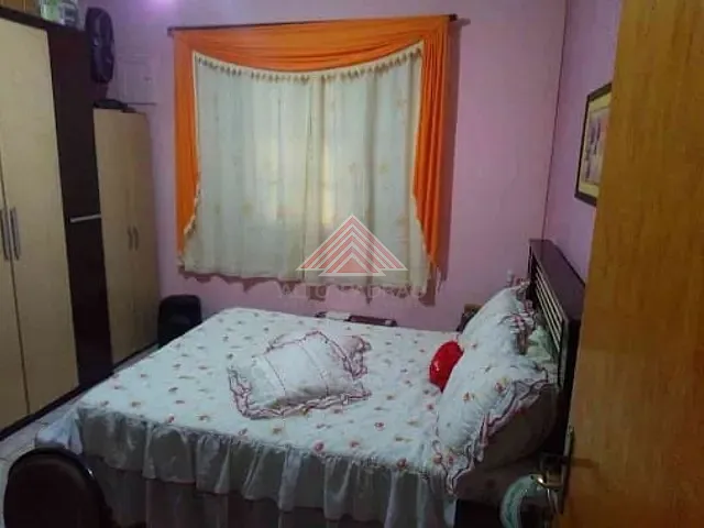 Casa com 300m² 2 quartos e 1 banheiro, à venda, no bairro Jardim Sílvia Maria em Mauá