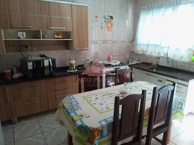 Casa com 300m² 2 quartos e 1 banheiro, à venda, no bairro Jardim Sílvia Maria em Mauá