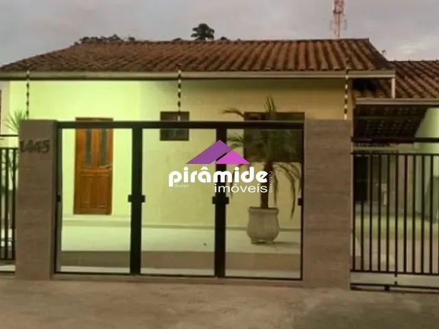 Casa com 300m² 3 quartos e 3 banheiros, à venda, no bairro Martim de Sá em Caraguatatuba