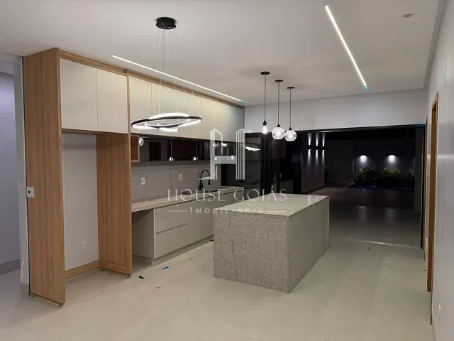 Casa com 420m² 3 quartos e 4 banheiros, à venda, no bairro Jardim Atlântico em Goiânia
