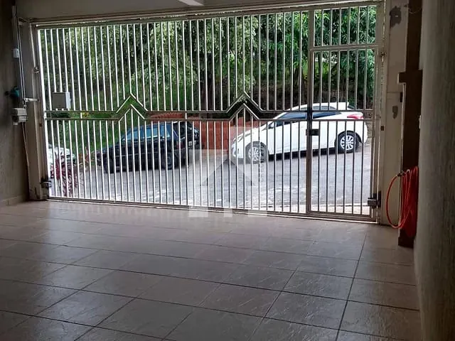 Casa com 240m² 3 quartos e 2 banheiros, à venda, no bairro Parque Cidade Jardim II em Jundiaí