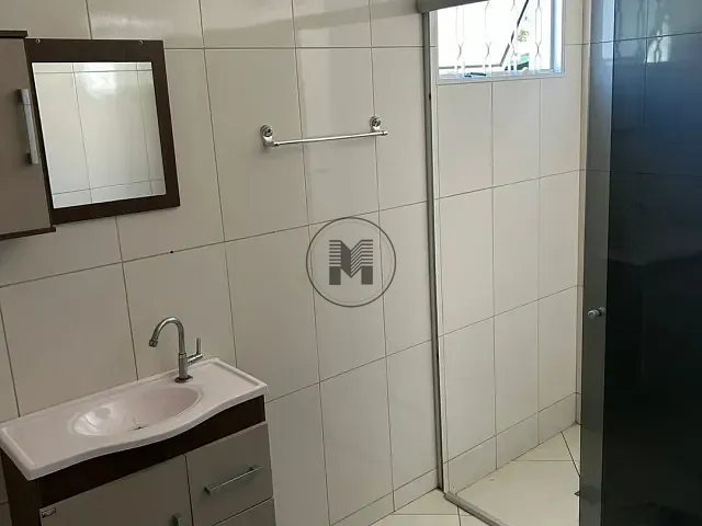 Casa 3 quartos e 2 banheiros, para alugar, no bairro Pedregulho em Guaratinguetá