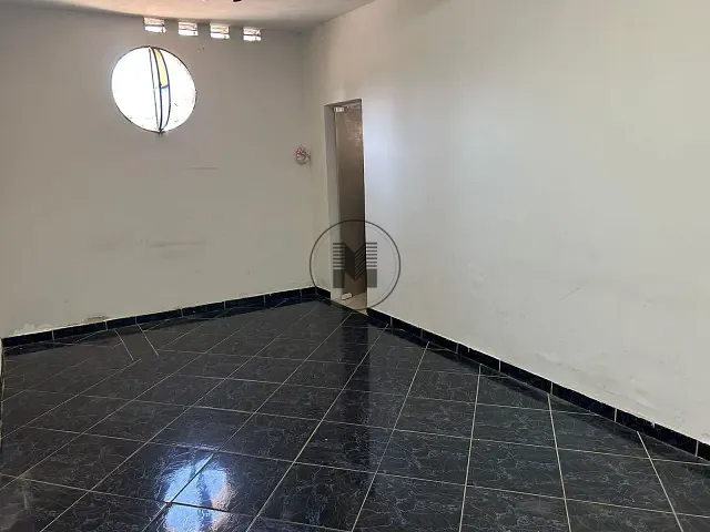 Casa 3 quartos e 2 banheiros, para alugar, no bairro Pedregulho em Guaratinguetá