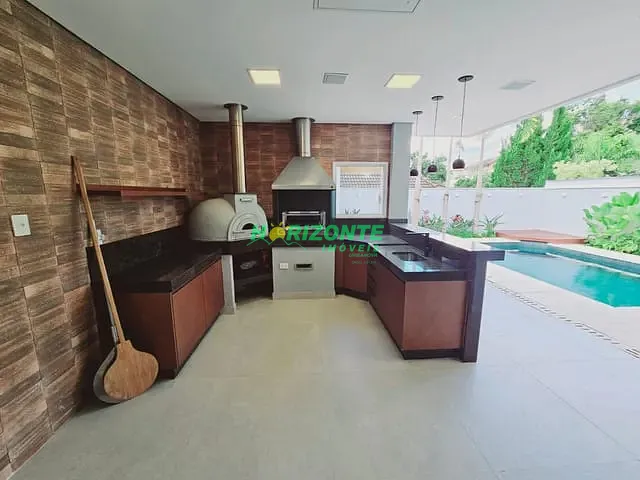 Casa com 410m² 5 quartos e 6 banheiros, à venda, no bairro Urbanova em São José dos Campos