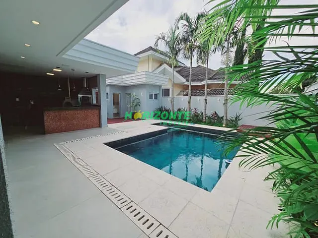 Casa com 410m² 5 quartos e 6 banheiros, à venda, no bairro Urbanova em São José dos Campos