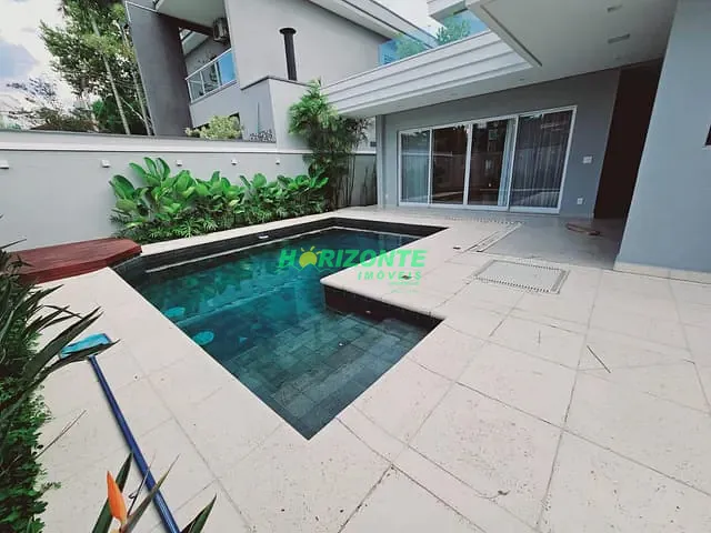 Casa com 410m² 5 quartos e 6 banheiros, à venda, no bairro Urbanova em São José dos Campos