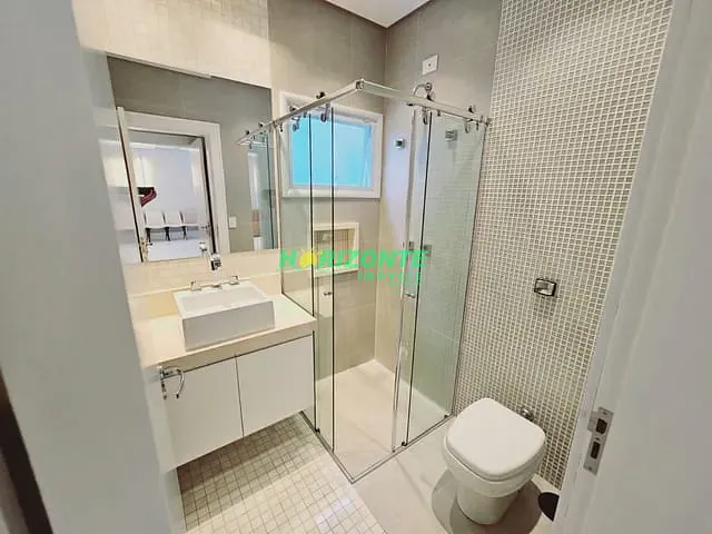 Casa com 410m² 5 quartos e 6 banheiros, à venda, no bairro Urbanova em São José dos Campos