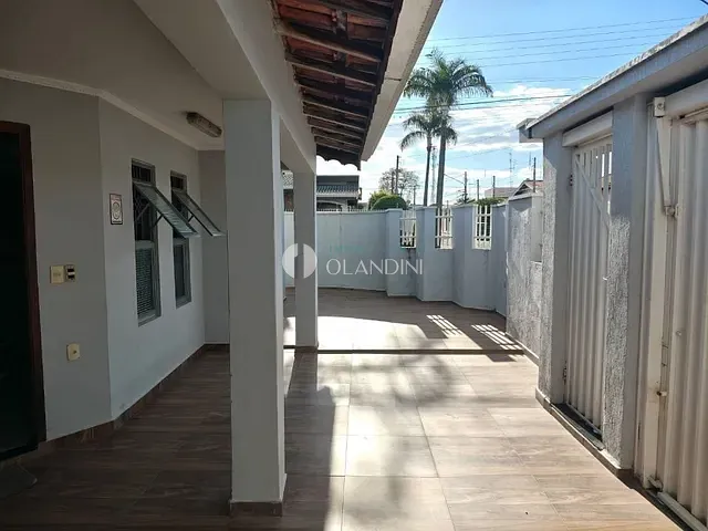 Casa com 336m² 4 quartos e 2 banheiros, à venda, no bairro Centro em Artur Nogueira