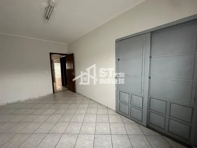 Casa com 160m² 2 quartos e 1 banheiro, à venda, no bairro Jardim Rio Negro em Andradas