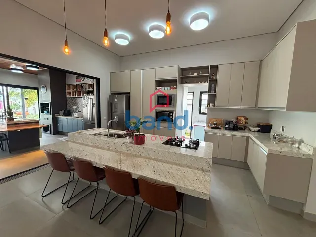 Casa 3 quartos e 5 banheiros, à venda, no bairro Portal dos Bandeirantes II em Porto Feliz