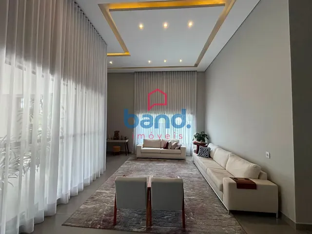 Casa 3 quartos e 5 banheiros, à venda, no bairro Portal dos Bandeirantes II em Porto Feliz