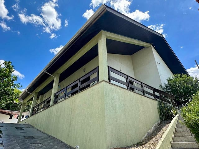 Casa 4 quartos e 3 banheiros, à venda, no bairro Bela Vista em Caxias do Sul