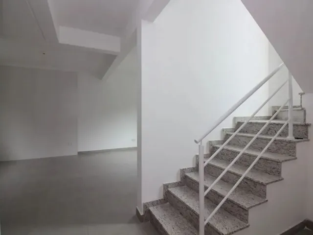 Casa com 70m² 3 quartos e 1 banheiro, para alugar, no bairro Pilarzinho em Curitiba