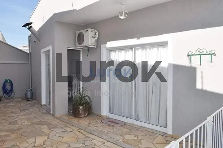 Casa, 4 quartos, 223 m² - Foto 2