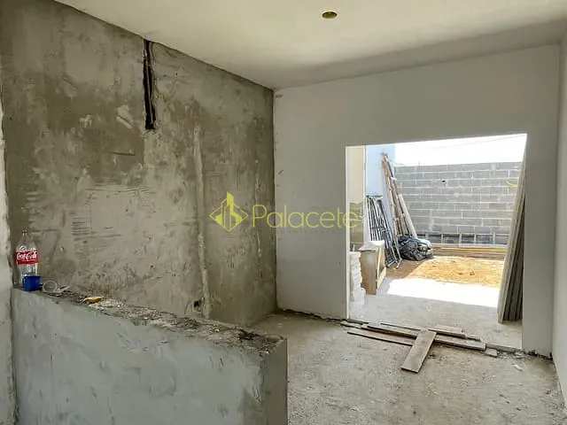 Casa 3 quartos e 2 banheiros, à venda, no bairro Res. Santa Clara em Pindamonhangaba
