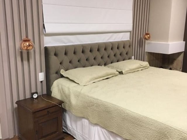 Casa com 555m² 4 quartos e 4 banheiros, à venda, no bairro Morada das Flores (Aldeia da Serra) em Santana de Parnaíba