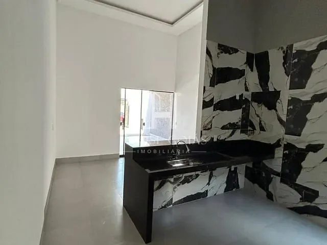 Casa com 150m² 3 quartos e 1 banheiro, à venda, no bairro Residencial Recanto das Garças em Goiânia