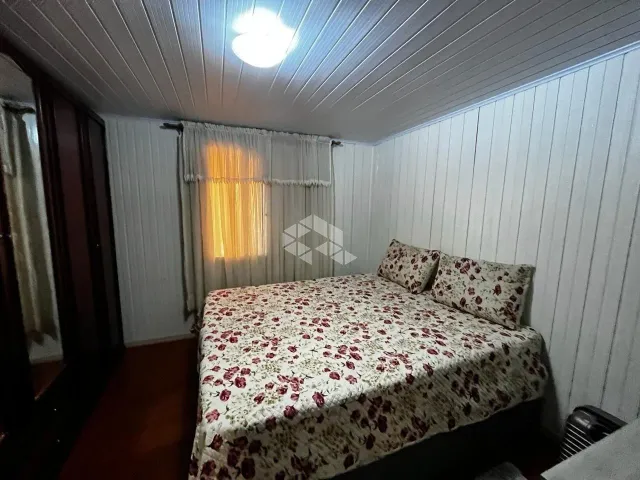 Casa 3 quartos e 2 banheiros, à venda, no bairro Medianeira em Caxias do Sul